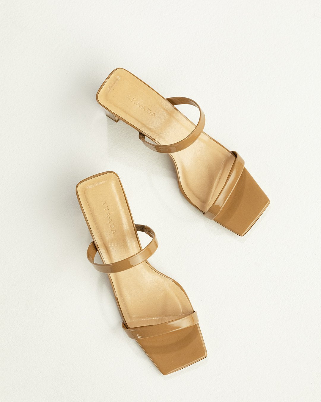 AKAADA YUKI NUDE PATENT LEATHER SANDALS – akaada.com