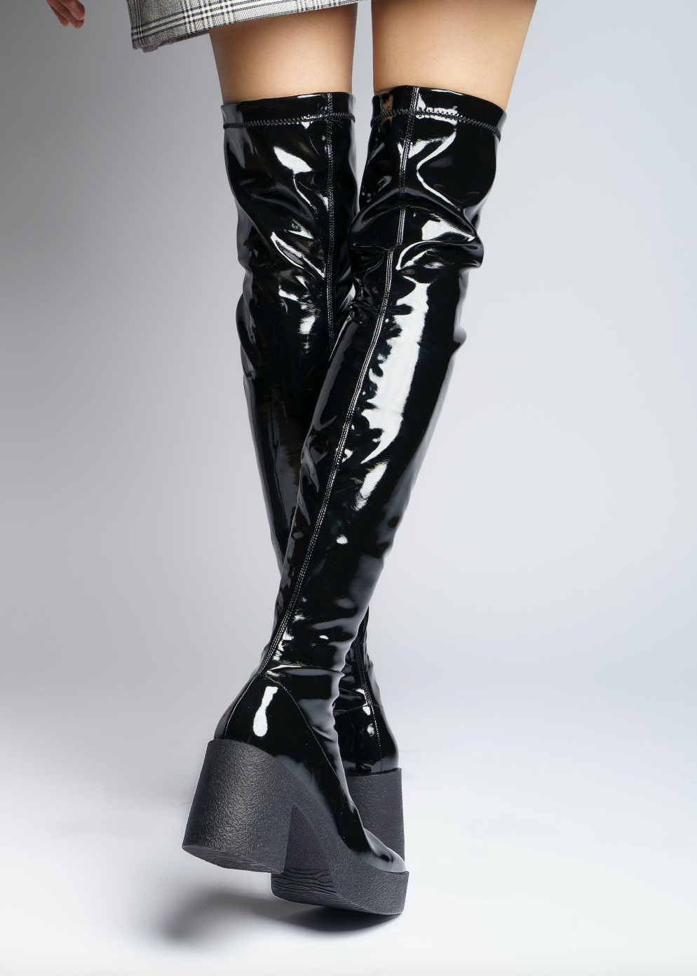 Akaada Yoshi Black Thigh-High Stretch Patent Boots – akaada.com